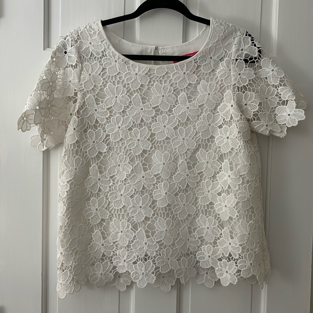 Short sleeve floral overlay top